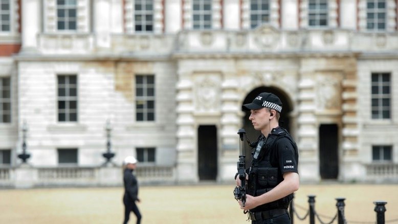 Atentado: Polícia britânica revista casa em Sunbury, perto de Londres