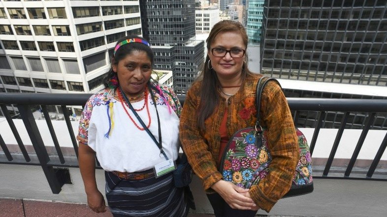 Para índios 'heróis do clima', um prêmio e uma aventura em NY