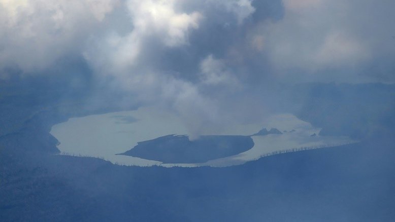 Moradores afetados por erupção em Vanuatu sofrem com falta de comida e água