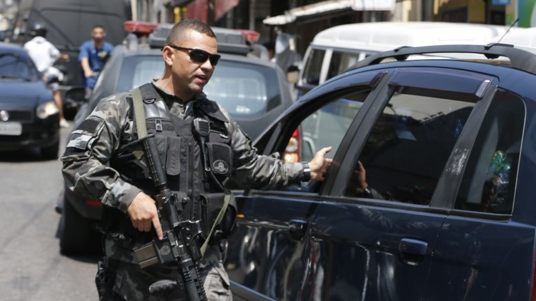 Operações policiais no Rio de Janeiro deixam ao menos dez mortos