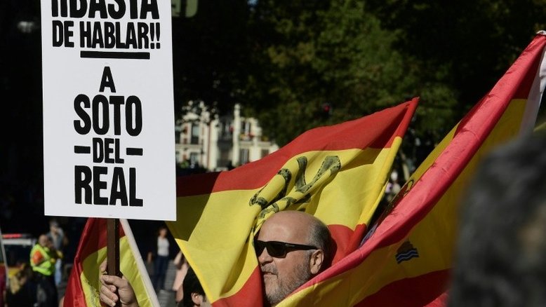 Milhares se manifestam em Madri contra separação da Catalunha