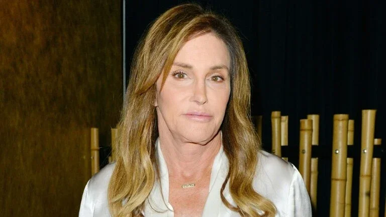 Ex-padrasto de Kardashian, Caitlyn Jenner vai se casar com transexual de 21 anos