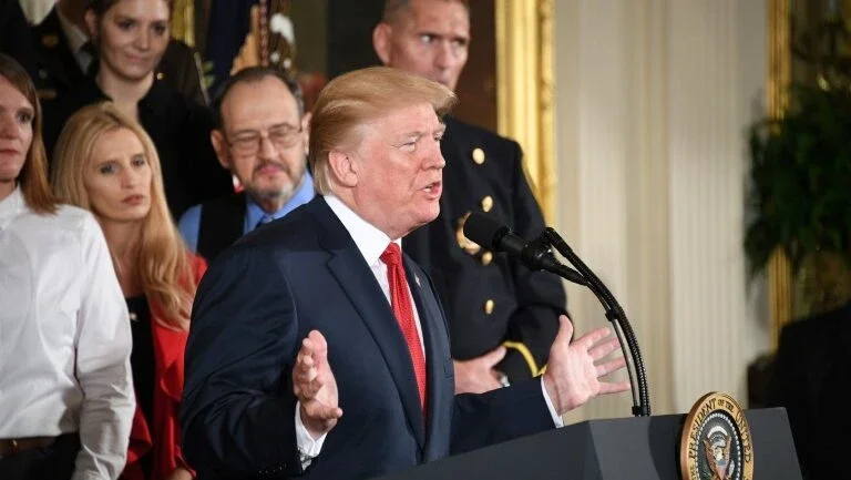 Trump declara crise de opioides 