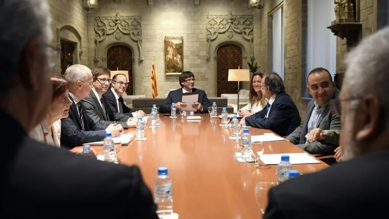 Aliados do governo catalão querem proclamação definitiva de independência