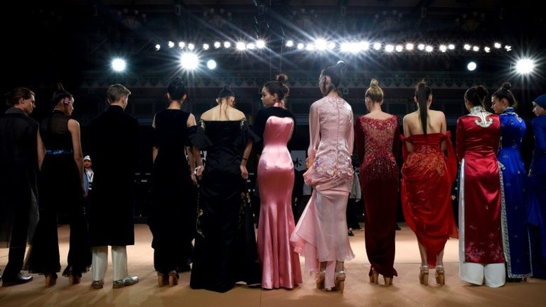 Polêmica na China após morte de modelo russa de 14 anos
