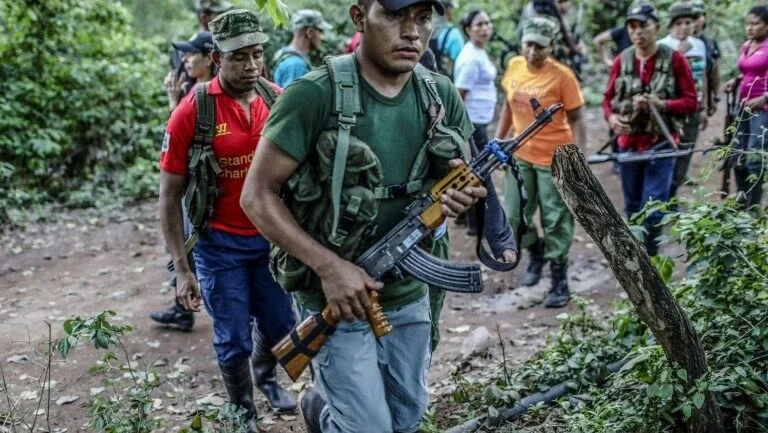 ONU entrega ao governo da Colômbia 69 toneladas de armamento das Farc