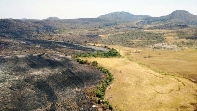 Incêndio consome Parque Nacional da Chapada dos Veadeiros