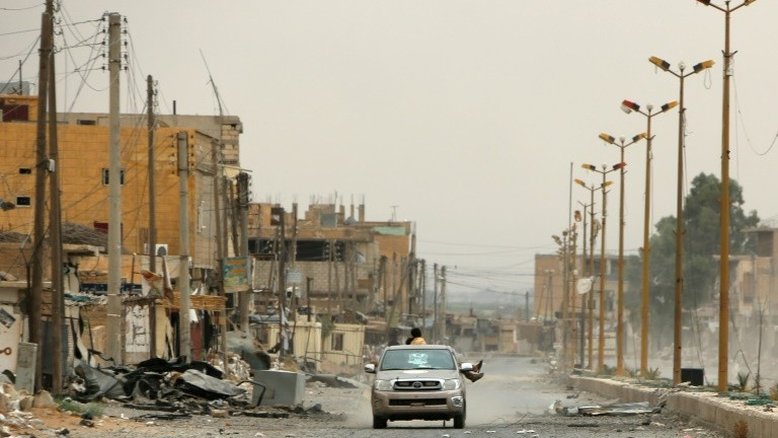 Bombardeio deixa 22 mortos perto de cidade síria de Deir Ezzor (OSDH)