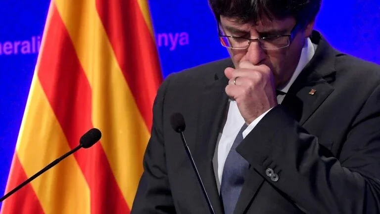 Governo espanhol se prepara para intervenção na Catalunha, que pode declarar independência