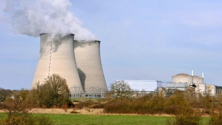 Greenpeace alerta sobre segurança das centrais nucleares na França