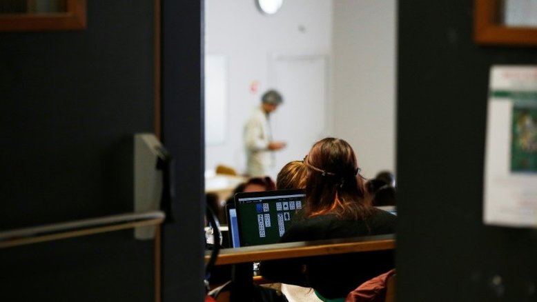 França dá primeiro passo para seleção na entrada à universidade