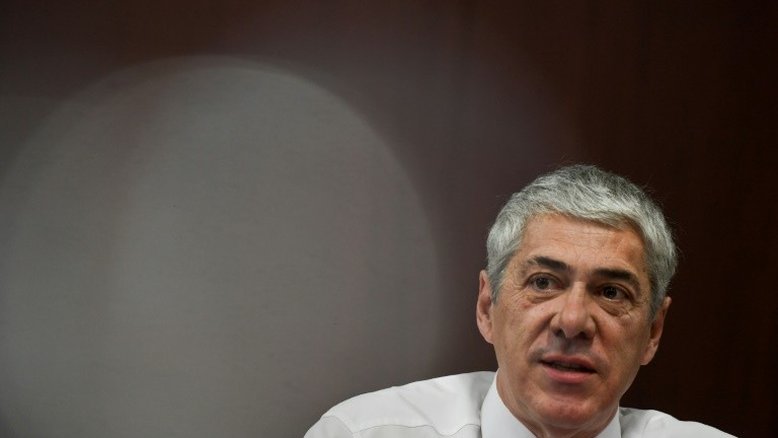 Ex-premier português é acusado formalmente de corrupção