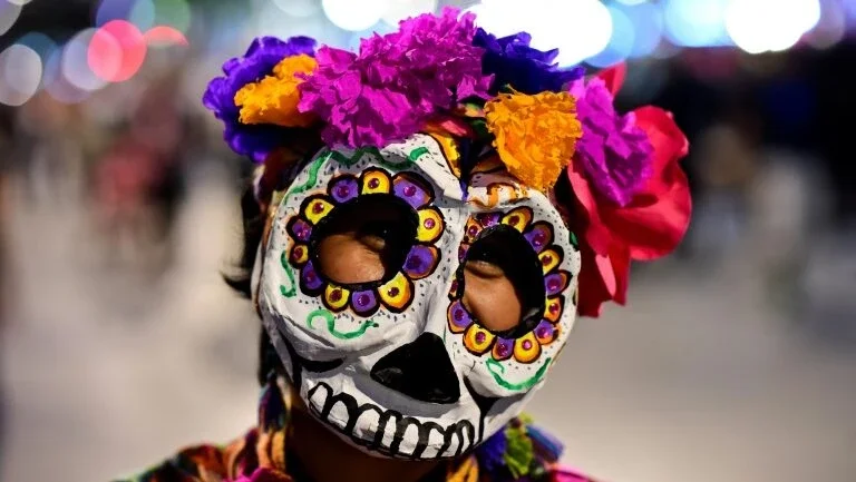 México celebra Dia dos Mortos com 54 crânios monumentais