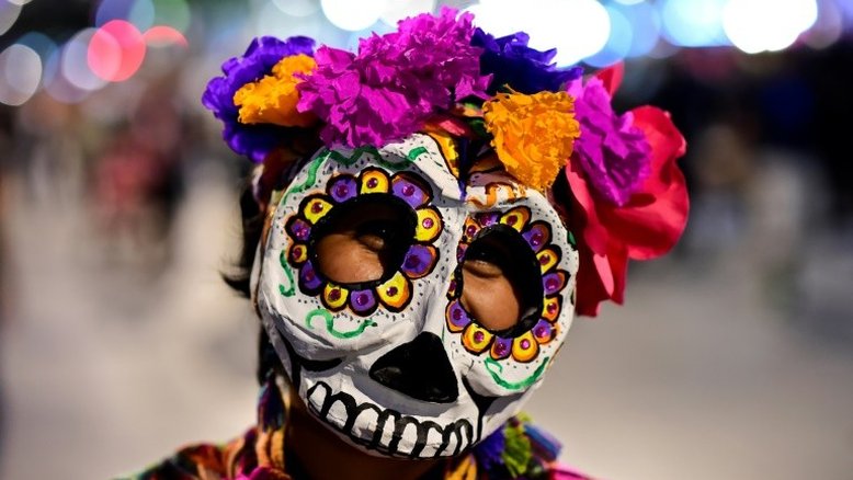 México celebra Dia dos Mortos com 54 crânios monumentais