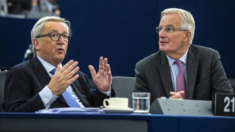 UE e Londres trocam acusações por bloqueio em negociação do Brexit