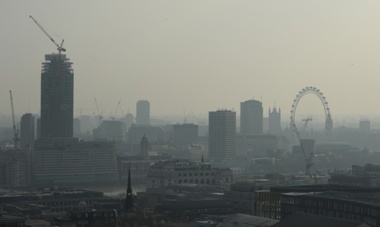 Novo imposto contra poluição entra em vigor em Londres