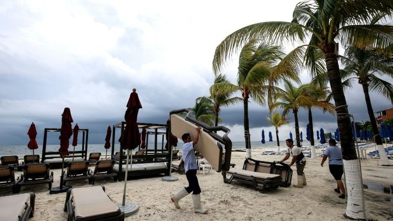 Tempestade Nate avança para México e EUA