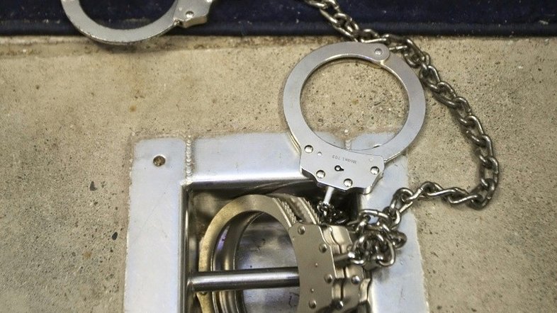 Homem passa 23 anos na prisão por erro nos EUA