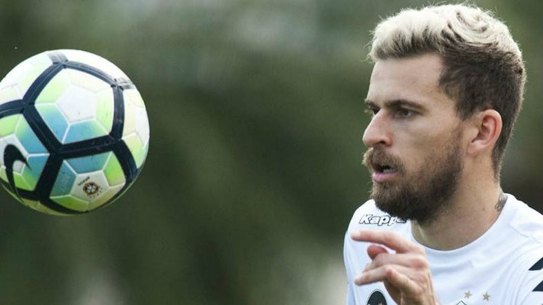 Lucas Lima comunica saída ao Santos e vai acertar com o Palmeiras