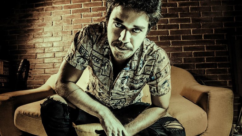 Raul Silencio canta uma década de conflitos