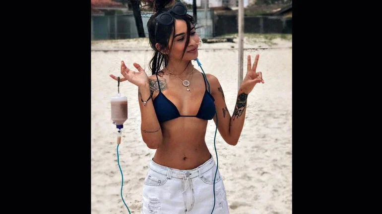 Vítima de câncer raro, morre modelo e blogueira Nara Almeida
