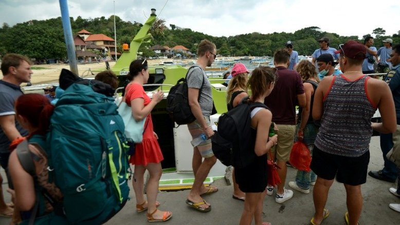 Bali reabre aeroporto apesar de risco de erupção