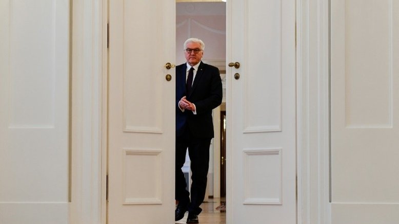 Steinmeier, um presidente-diplomata ao resgate de Merkel