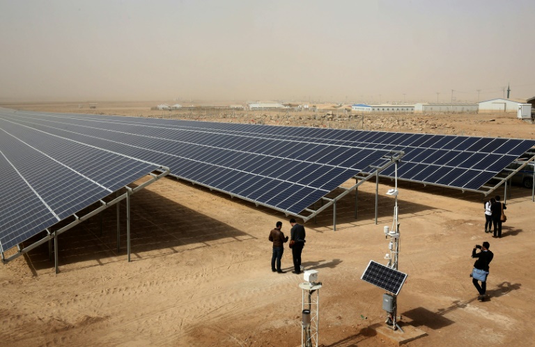 Jordânia abre maior parque solar em campo de refugiados