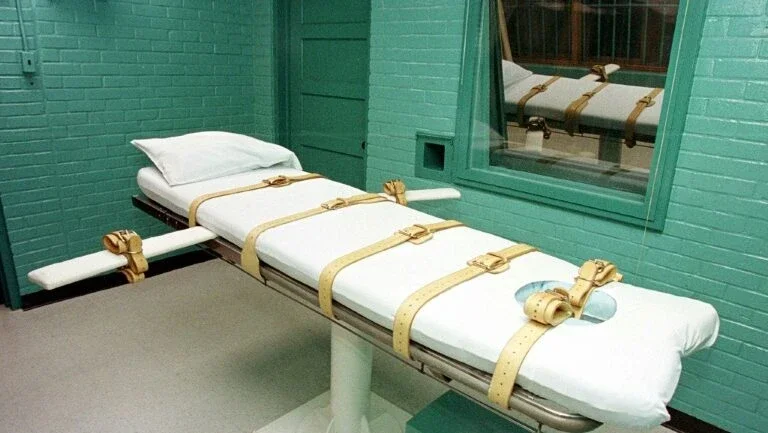Execução de condenado à morte doente dá errado e é adiada