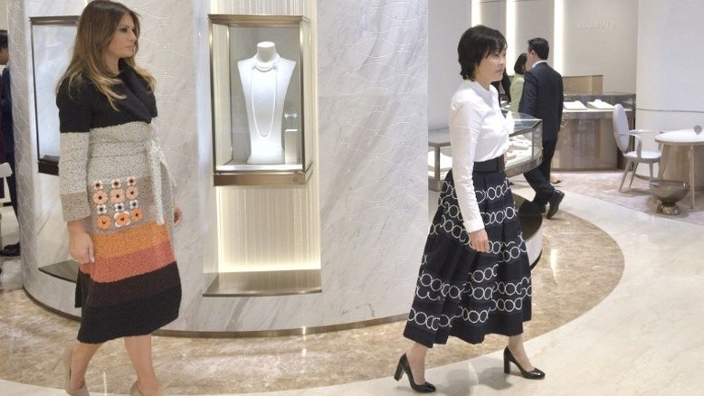 Melania Trump descobre em Tóquio as pérolas japonesas