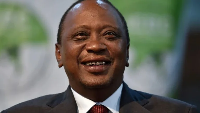 Suprema Corte do Quênia valida reeleição de Uhuru Kenyatta