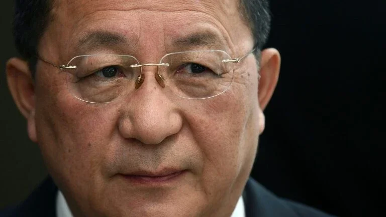 Chefe da diplomacia norte-coreana visita Cuba