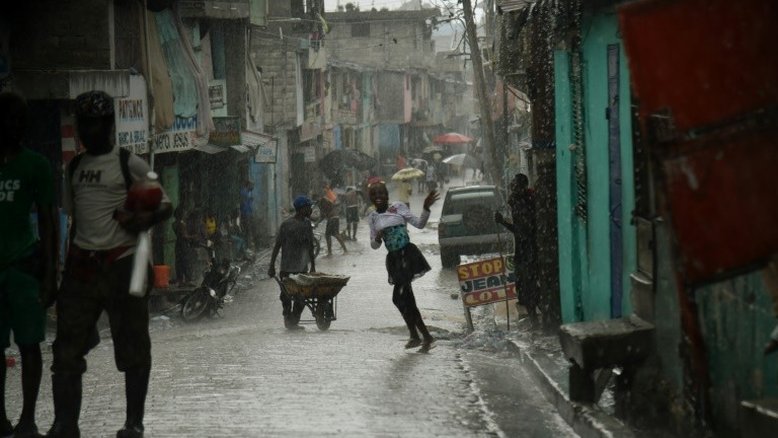 Inundações deixam 5 mortos e atingem mais de 10.000 casas no Haiti