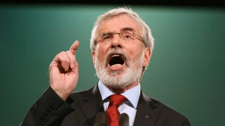 Gerry Adams anuncia que deixará a presidência do Sinn Féin em 2018