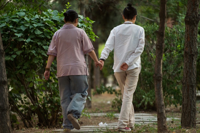 Na China, gays e lésbicas ocultam homossexualidade com casamentos de conveniência