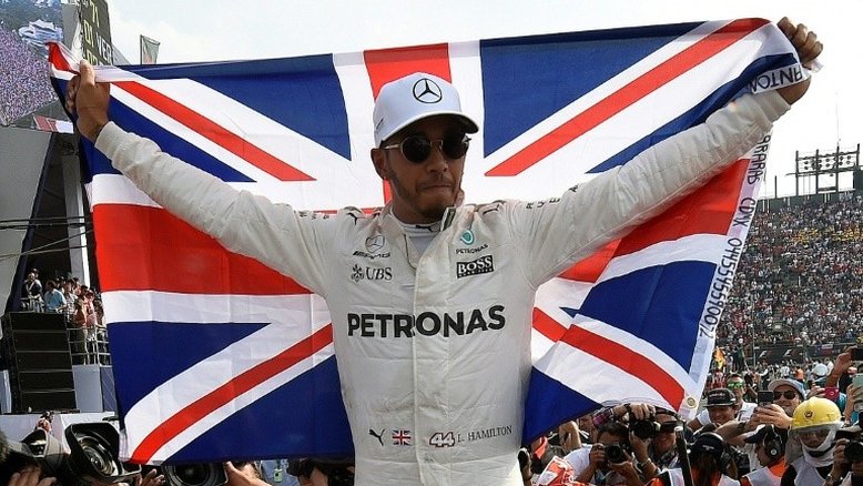 Hamilton prega sustentabilidade na F1 e quer ampliar "legado" de Senna