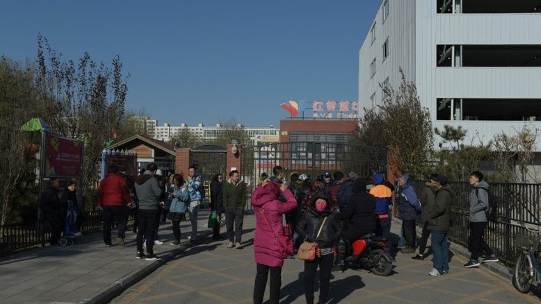 China investiga creche por marcas de injeções em crianças