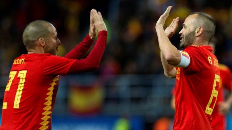 Espanha reencontra seu futebol para encarar Copa da Rússia
