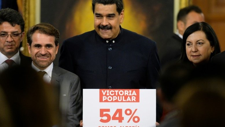 Sanções da UE para 'favorecer' diálogo na Venezuela de Maduro