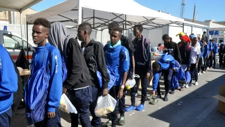 Espanha resgata 260 emigrantes em sua costa