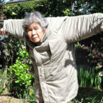 Idosa de 89 anos diverte internet com fotos engraçadas
