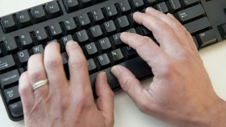 China condena vendedor de programas anticensura na internet