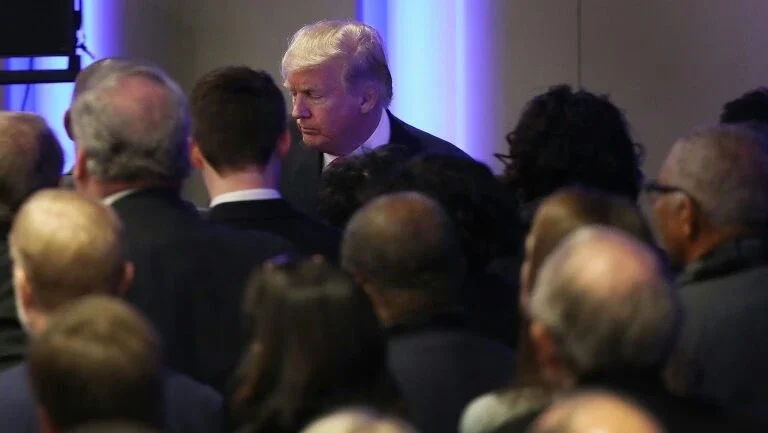 Trump inaugura Museu de Direitos Civis em meio a protestos