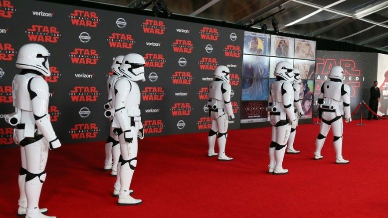 'Star Wars: os últimos Jedi' fatura US$ 450 mi em estreia mundial