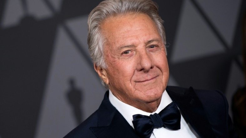 Dustin Hoffman e John Oliver se envolvem em discussão sobre assédio sexual
