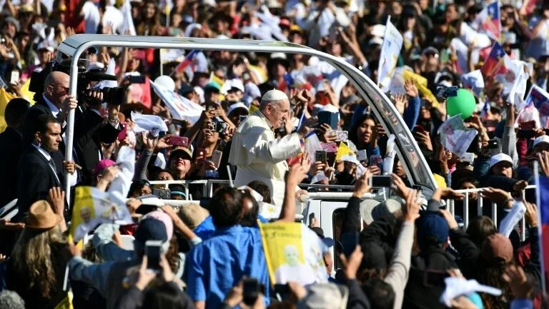 Papa critica no Chile uso da violência em reivindicações indígenas