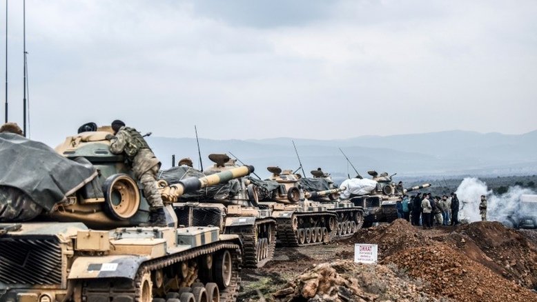 Exército turco invade enclave curdo no norte da Síria