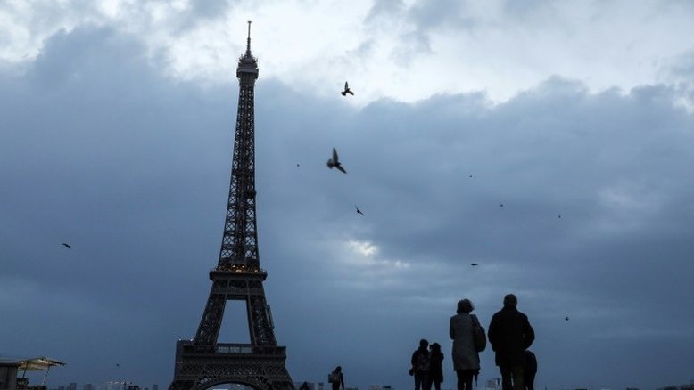 Tempestade Eleanor força o fechamento da Torre Eiffel