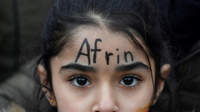 Curdos fazem apelo ao regime sírio, sem ceder sobre autonomia