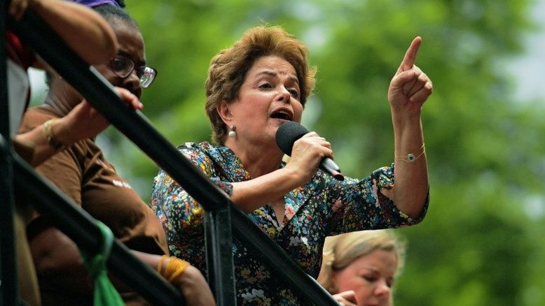 Lula mobiliza simpatizantes na véspera de julgamento crucial